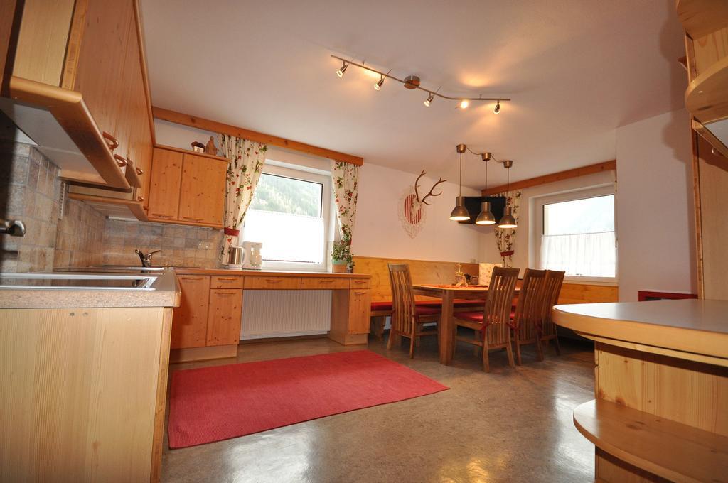 Appartamento Haus Alpenglueck Kaunertal Esterno foto
